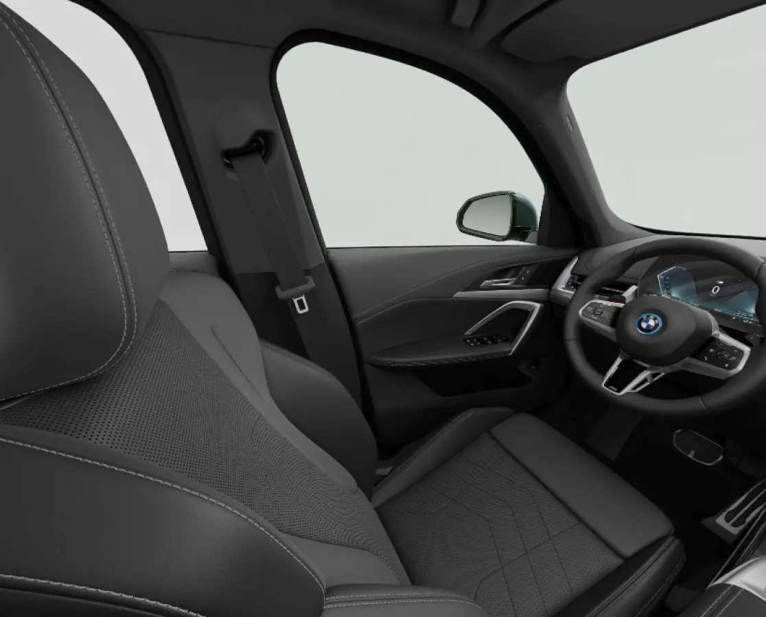 xDrive25e M Sport - Trekhaak - Panoramadak - Driving Assistant Plus - Comfort Access - Elektrisch verwarmde voorstoelen - Sportstoelen - PREMIUM PACK -