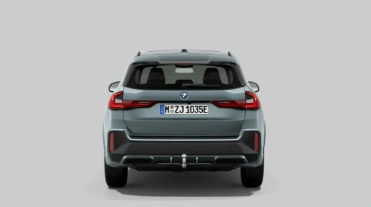 xDrive25e M Sport - Trekhaak - Panoramadak - Driving Assistant Plus - Comfort Access - Elektrisch verwarmde voorstoelen - Sportstoelen - PREMIUM PACK -