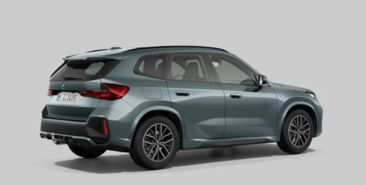 xDrive25e M Sport - Trekhaak - Panoramadak - Driving Assistant Plus - Comfort Access - Elektrisch verwarmde voorstoelen - Sportstoelen - PREMIUM PACK -