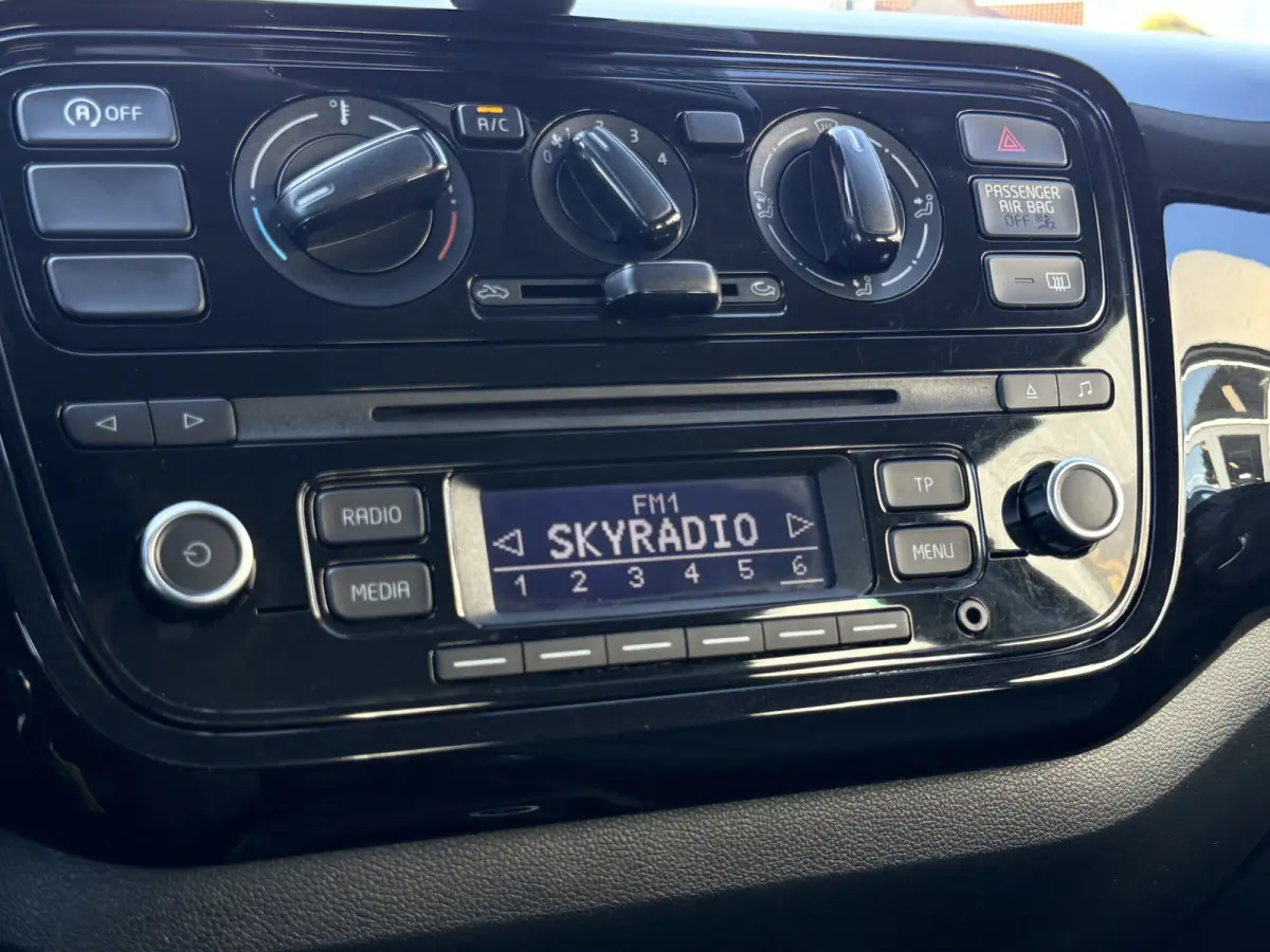 Up! 1.0 move up! BlueMotion | BLUETOOTH | NAVI | PDC | CRUISE | LICHTMETAAL |