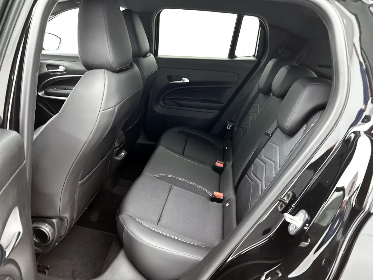 1.2 e-Hybrid Summit Infotainment & Convenience Pack | Winter Pack | Direct leverbaar