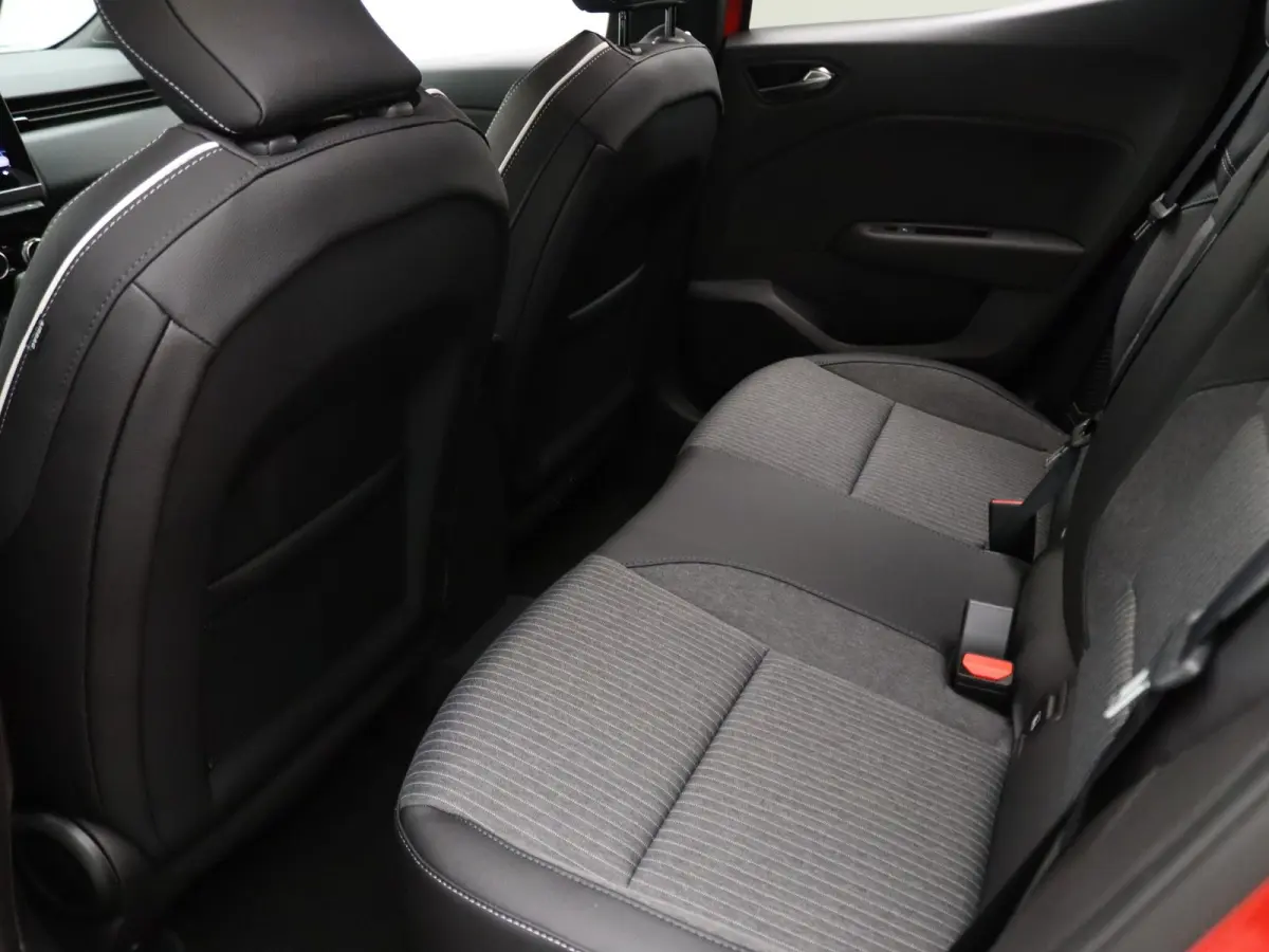 140pk HEV Intense+ Automaat Camera | Adapt. Cruise | Navi | Parkeersens. v+a | Stoel-/stuurverw.