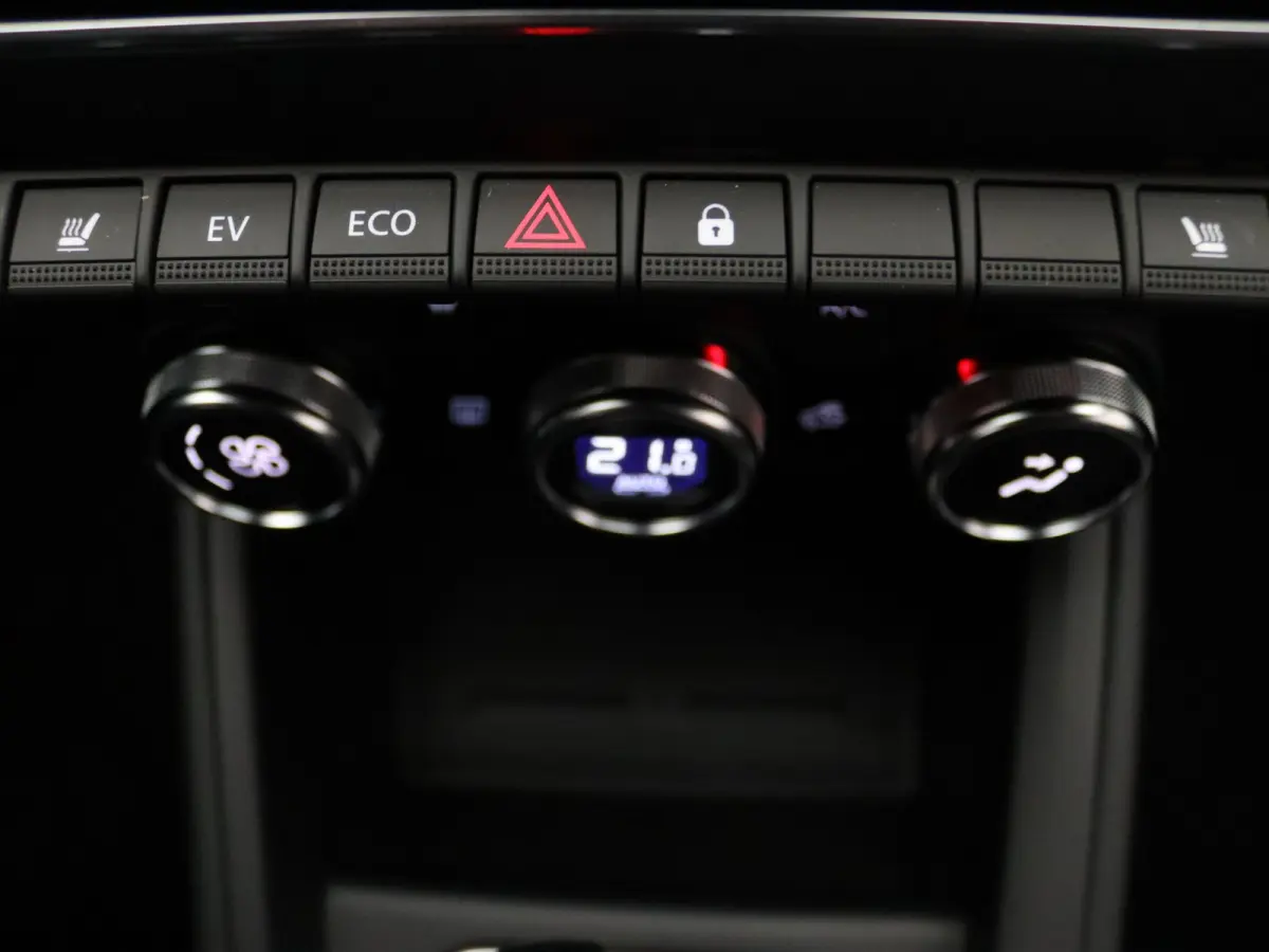 140pk HEV Intense+ Automaat Camera | Adapt. Cruise | Navi | Parkeersens. v+a | Stoel-/stuurverw.