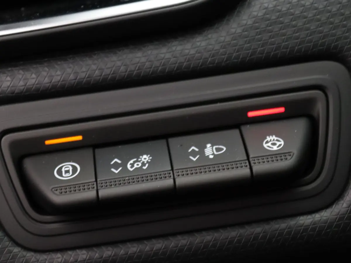 140pk HEV Intense+ Automaat Camera | Adapt. Cruise | Navi | Parkeersens. v+a | Stoel-/stuurverw.