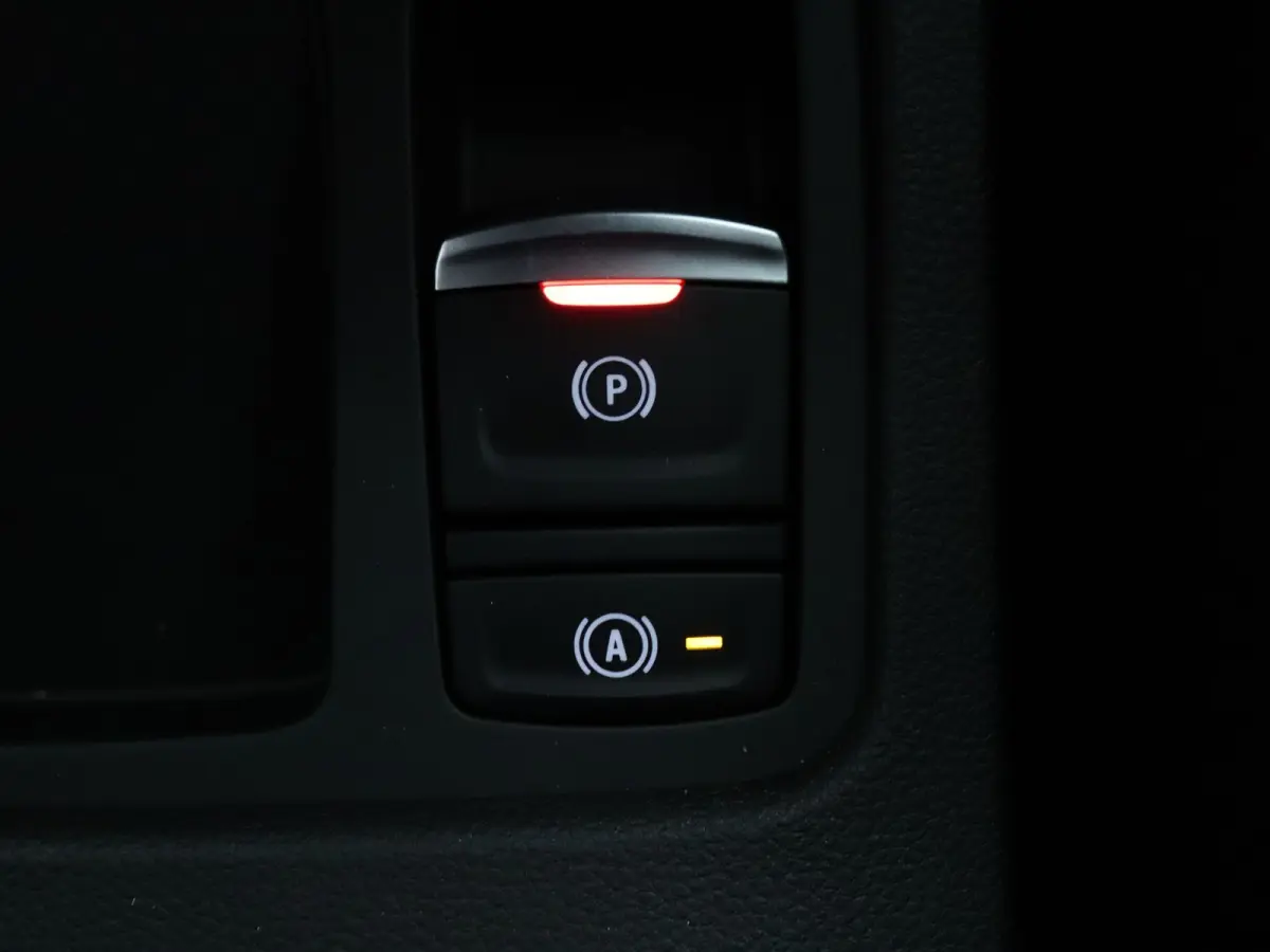 140pk HEV Intense+ Automaat Camera | Adapt. Cruise | Navi | Parkeersens. v+a | Stoel-/stuurverw.