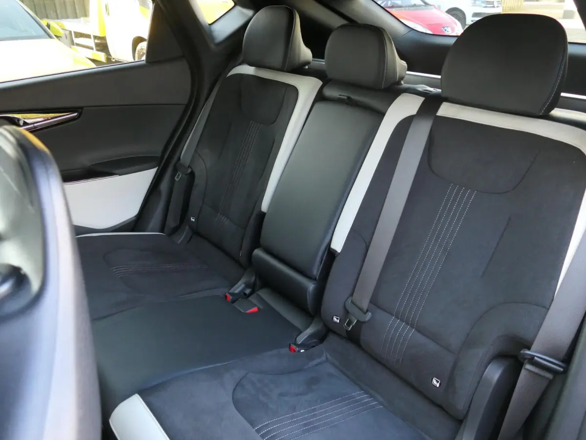 GT-Line AWD 77.4 kWh | Panoramadak | Stuur-/Stoelverwarming + verkoeling | 360°-camera | Apple-/Android Carplay | ACC | Dodehoek detectie | Head-up display | Leder-/Alcantara | Memory | Mer