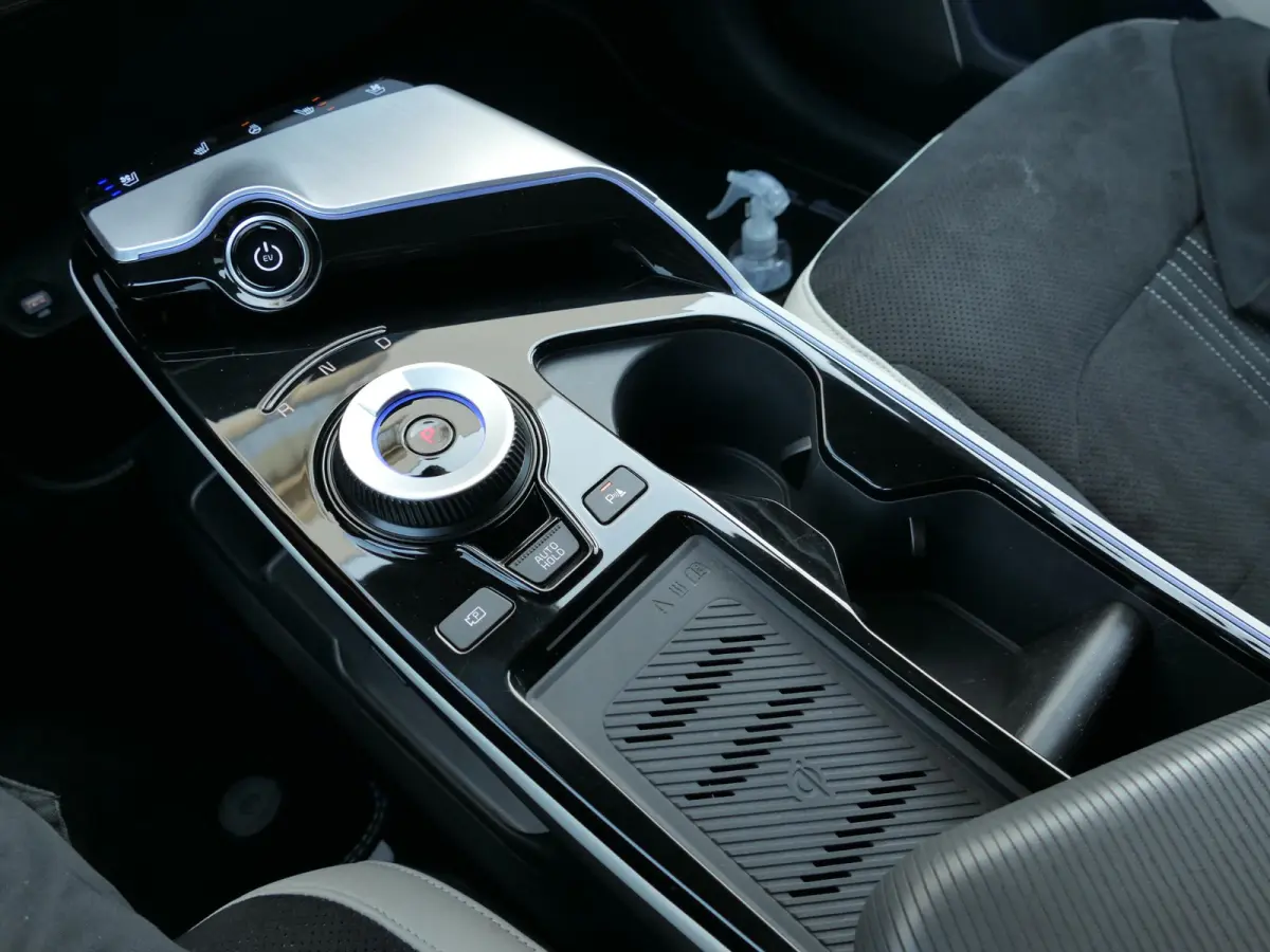 GT-Line AWD 77.4 kWh | Panoramadak | Stuur-/Stoelverwarming + verkoeling | 360°-camera | Apple-/Android Carplay | ACC | Dodehoek detectie | Head-up display | Leder-/Alcantara | Memory | Mer