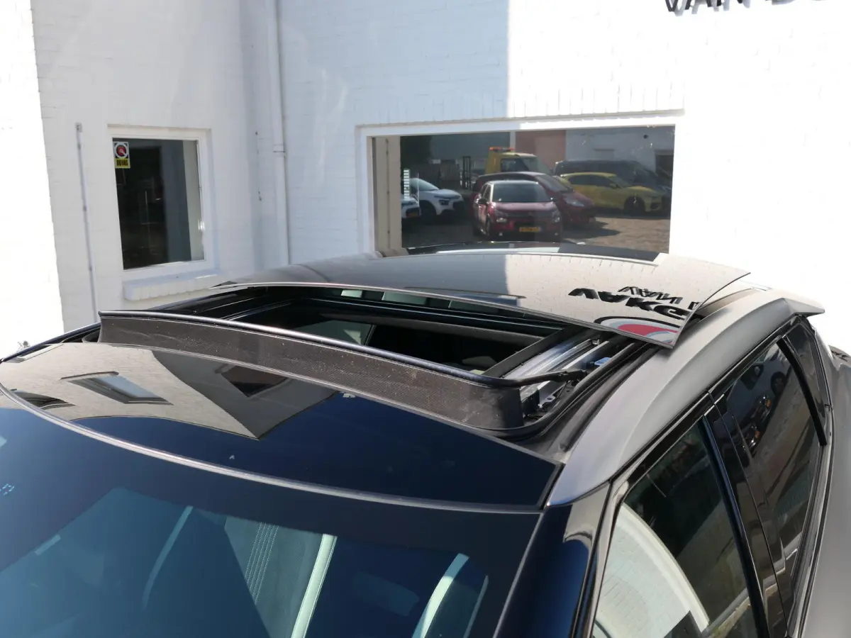 GT-Line AWD 77.4 kWh | Panoramadak | Stuur-/Stoelverwarming + verkoeling | 360°-camera | Apple-/Android Carplay | ACC | Dodehoek detectie | Head-up display | Leder-/Alcantara | Memory | Mer