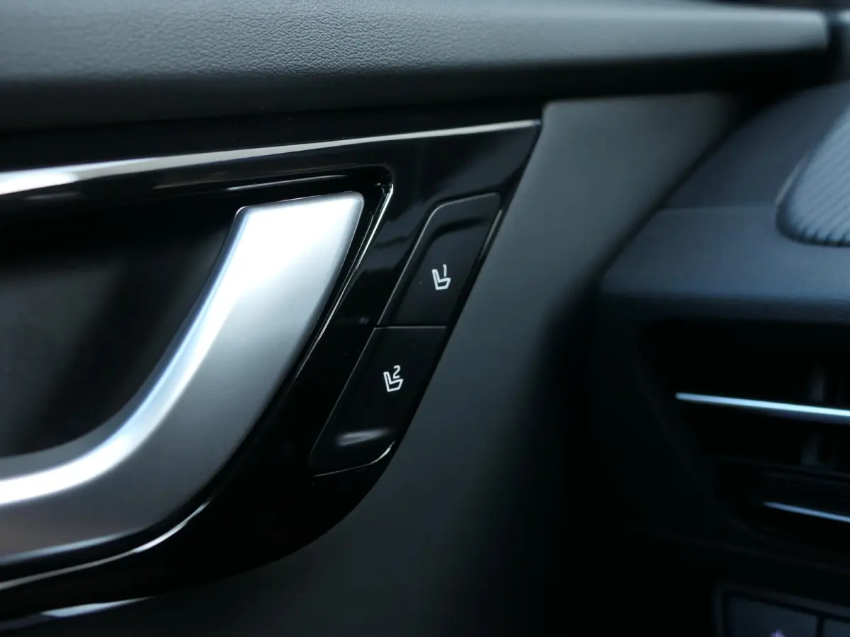 GT-Line AWD 77.4 kWh | Panoramadak | Stuur-/Stoelverwarming + verkoeling | 360°-camera | Apple-/Android Carplay | ACC | Dodehoek detectie | Head-up display | Leder-/Alcantara | Memory | Mer