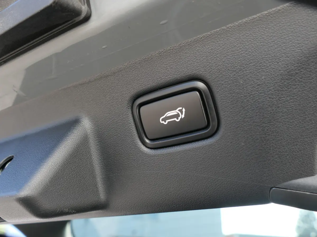 GT-Line AWD 77.4 kWh | Panoramadak | Stuur-/Stoelverwarming + verkoeling | 360°-camera | Apple-/Android Carplay | ACC | Dodehoek detectie | Head-up display | Leder-/Alcantara | Memory | Mer