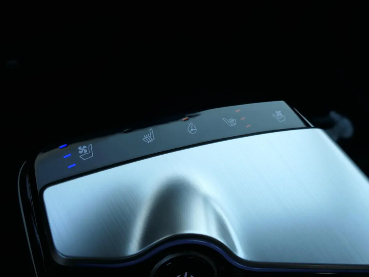 GT-Line AWD 77.4 kWh | Panoramadak | Stuur-/Stoelverwarming + verkoeling | 360°-camera | Apple-/Android Carplay | ACC | Dodehoek detectie | Head-up display | Leder-/Alcantara | Memory | Mer