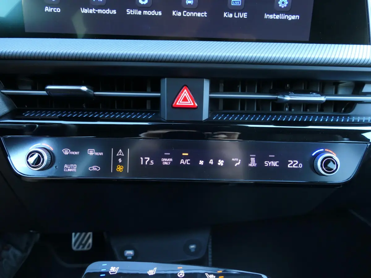 GT-Line AWD 77.4 kWh | Panoramadak | Stuur-/Stoelverwarming + verkoeling | 360°-camera | Apple-/Android Carplay | ACC | Dodehoek detectie | Head-up display | Leder-/Alcantara | Memory | Mer