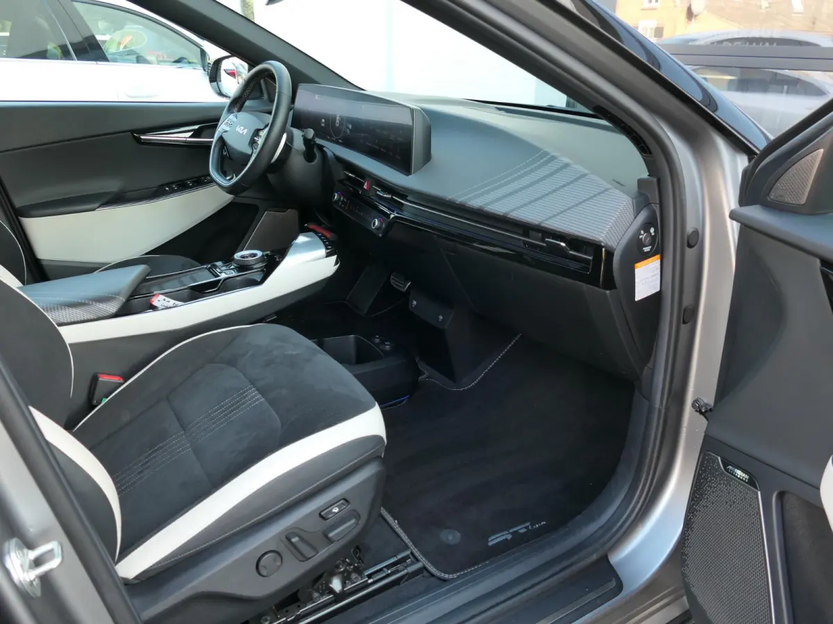 GT-Line AWD 77.4 kWh | Panoramadak | Stuur-/Stoelverwarming + verkoeling | 360°-camera | Apple-/Android Carplay | ACC | Dodehoek detectie | Head-up display | Leder-/Alcantara | Memory | Mer