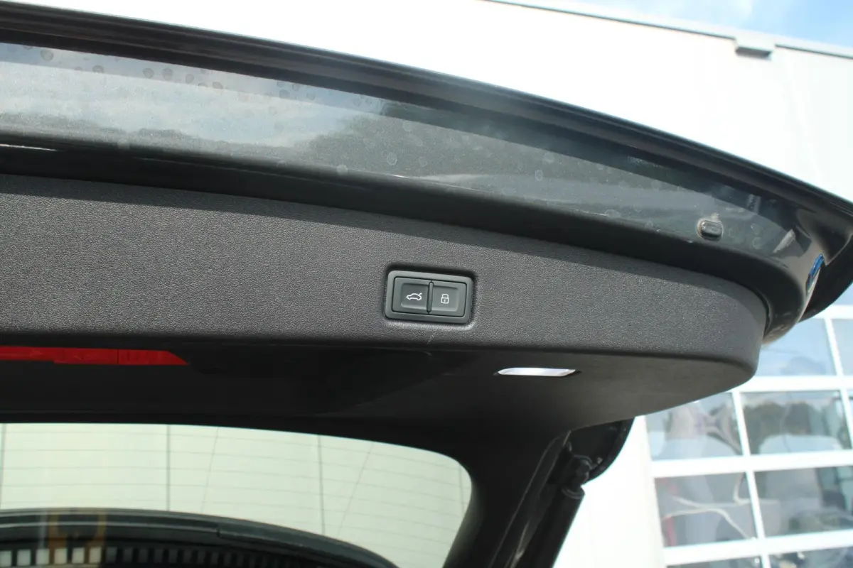 TFSI 367pk e-hybrid quattro S edition Competition | Elektr. Verstlb. Voorstoelen + Geheugen | Keyless Entry