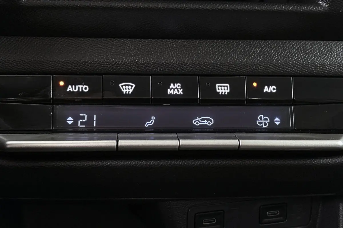 1.2 Turbo Hybrid GS 7p. Camera Apple CarPlay Climate Control