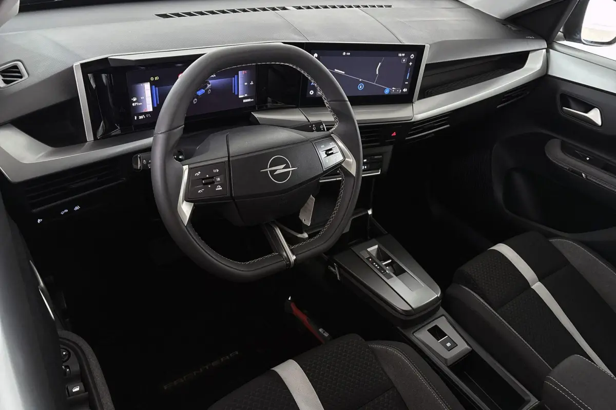1.2 Turbo Hybrid GS 7p. Camera Apple CarPlay Climate Control