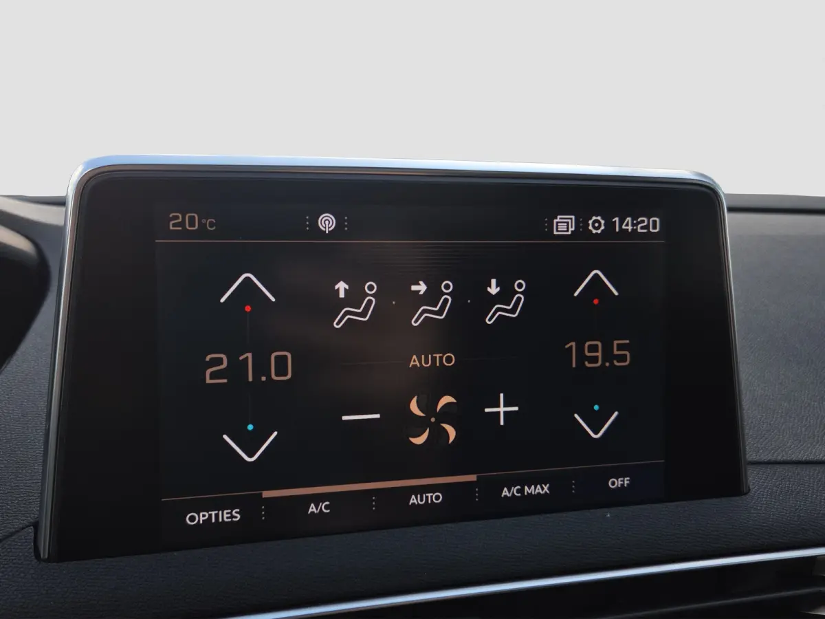 1.2 PureTech GT Line | Trekhaak | Panoramadak |  Keyless | Camera | Elektr. bedienbare achterklep | LED |