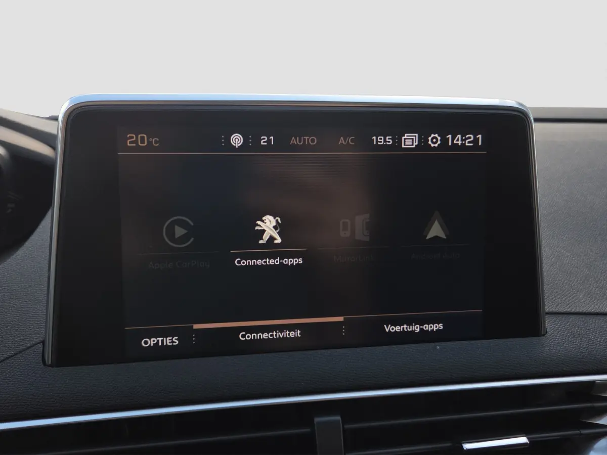 1.2 PureTech GT Line | Trekhaak | Panoramadak |  Keyless | Camera | Elektr. bedienbare achterklep | LED |