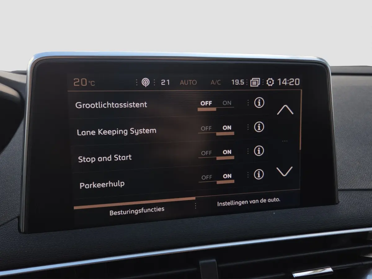 1.2 PureTech GT Line | Trekhaak | Panoramadak |  Keyless | Camera | Elektr. bedienbare achterklep | LED |