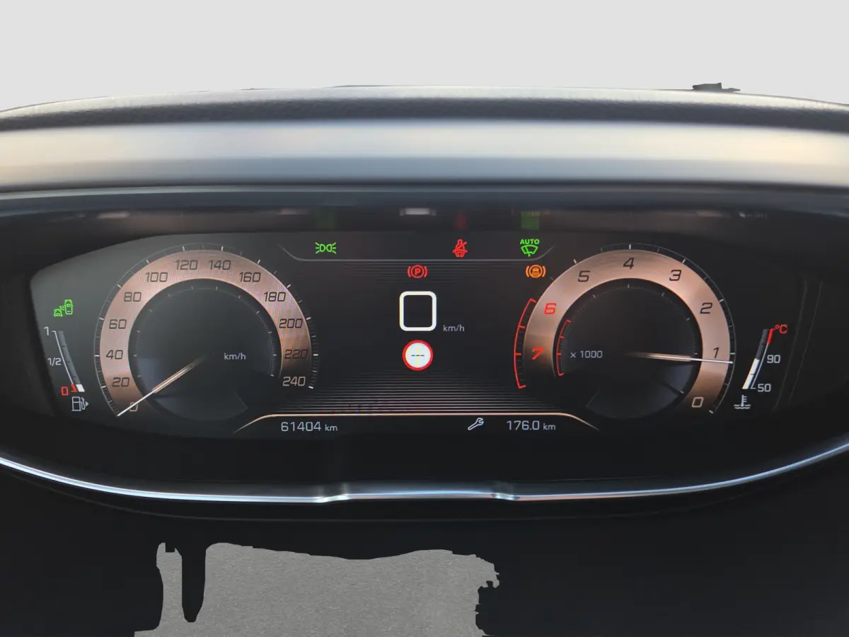 1.2 PureTech GT Line | Trekhaak | Panoramadak |  Keyless | Camera | Elektr. bedienbare achterklep | LED |