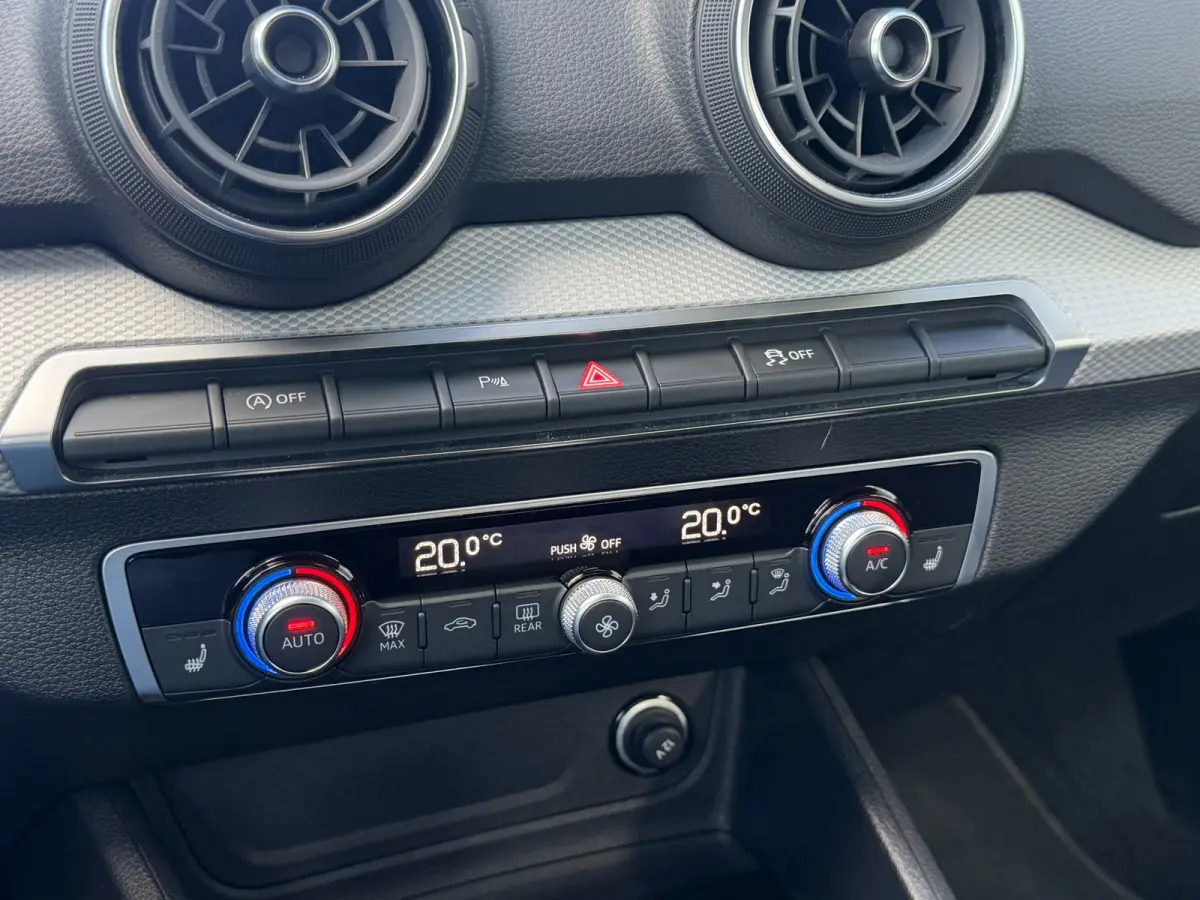 35 TFSI S Edition Camera | App connect