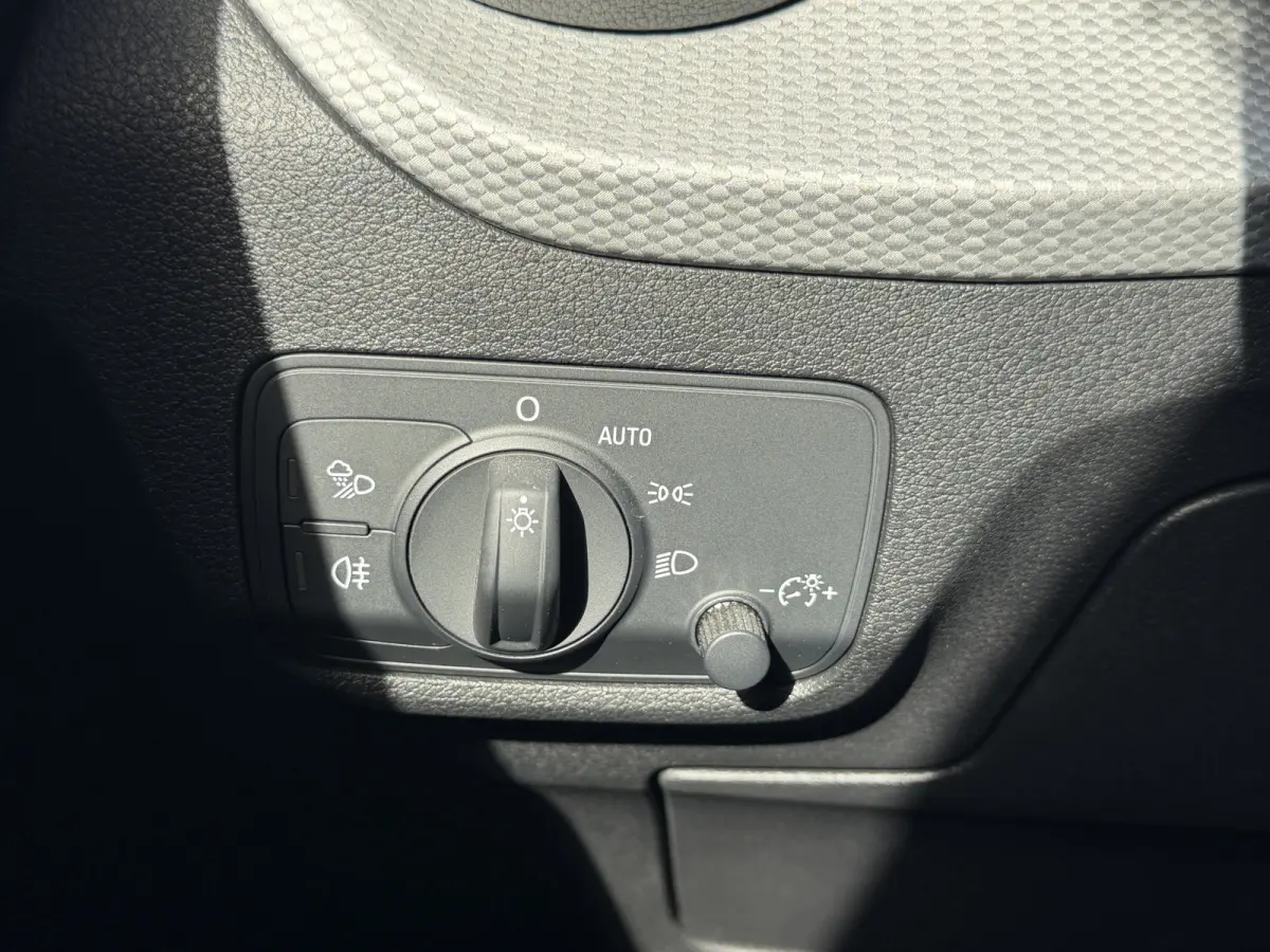 35 TFSI S Edition Camera | App connect
