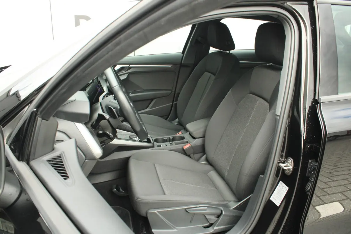 30 TFSI 110pk Pro Line | Apple Carplay/ Android Auto | Cruise Control (Adaptief FoD) | Lane Assist | 2-zone Airconditioning