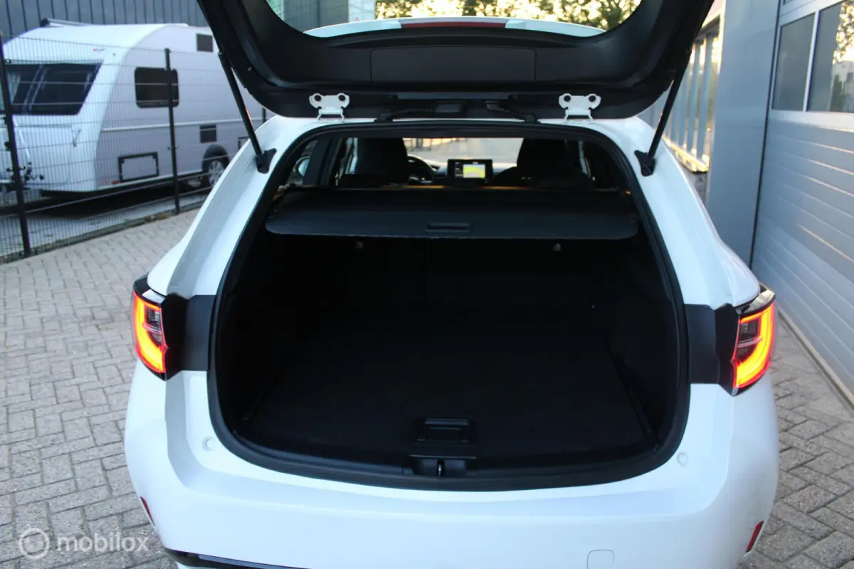 1.8 Hybrid Business | Trekhaak | 1e Eig NL Auto | Boekjes.
