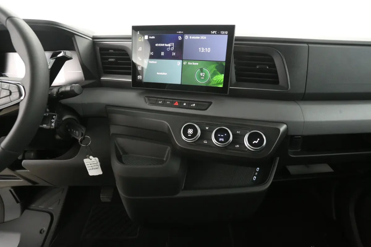 3,5t Long Range 87 kWh L2H2 | NIEUW | Snelladen | SOH 99% | Clima | Carplay | 2500kg Trekgew. | Virtual | Camera | 3 Zits | LED