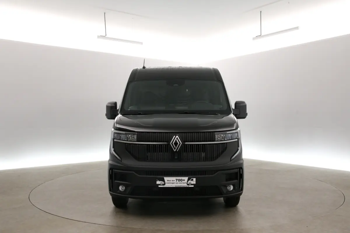 3,5t Long Range 87 kWh L2H2 | NIEUW | Snelladen | SOH 99% | Clima | Carplay | 2500kg Trekgew. | Virtual | Camera | 3 Zits | LED
