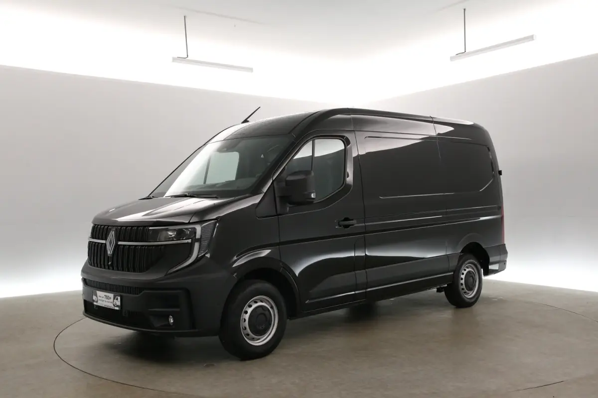 3,5t Long Range 87 kWh L2H2 | NIEUW | Snelladen | SOH 99% | Clima | Carplay | 2500kg Trekgew. | Virtual | Camera | 3 Zits | LED