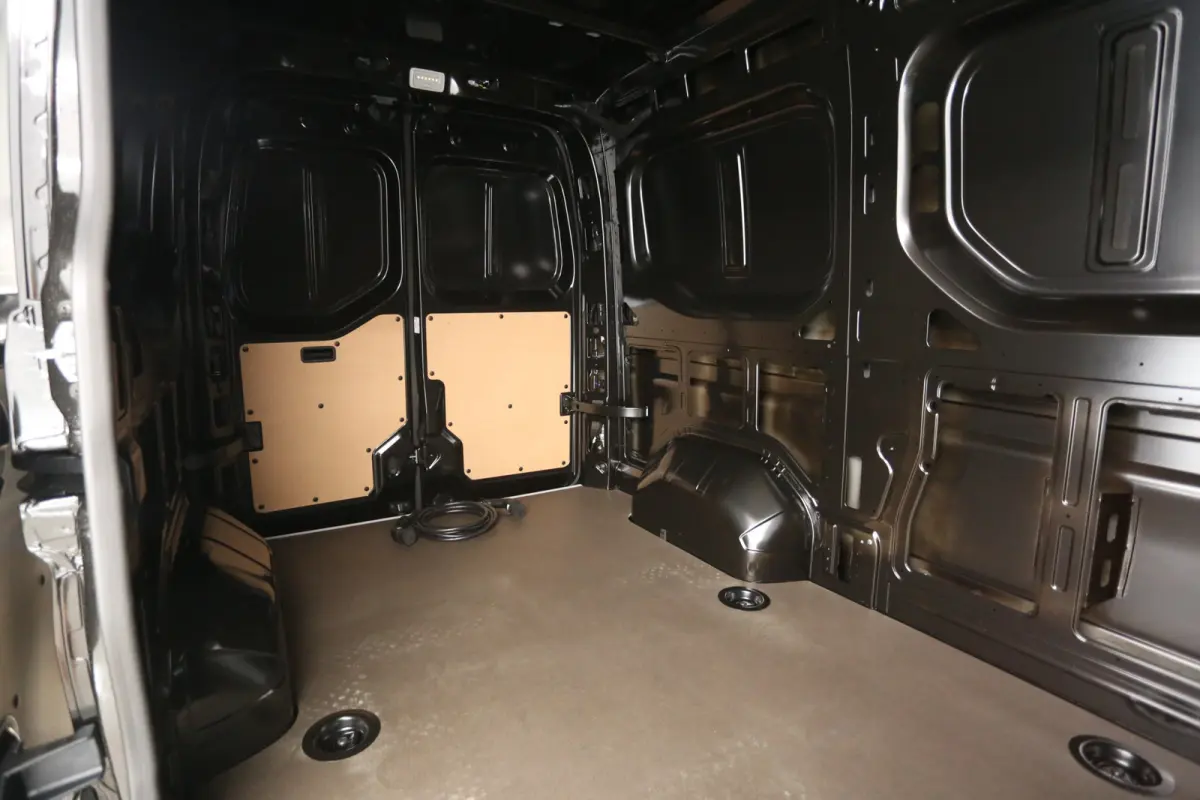 3,5t Long Range 87 kWh L2H2 | NIEUW | Snelladen | SOH 99% | Clima | Carplay | 2500kg Trekgew. | Virtual | Camera | 3 Zits | LED