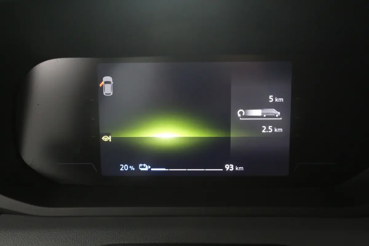 3,5t Long Range 87 kWh L2H2 | NIEUW | Snelladen | SOH 99% | Clima | Carplay | 2500kg Trekgew. | Virtual | Camera | 3 Zits | LED