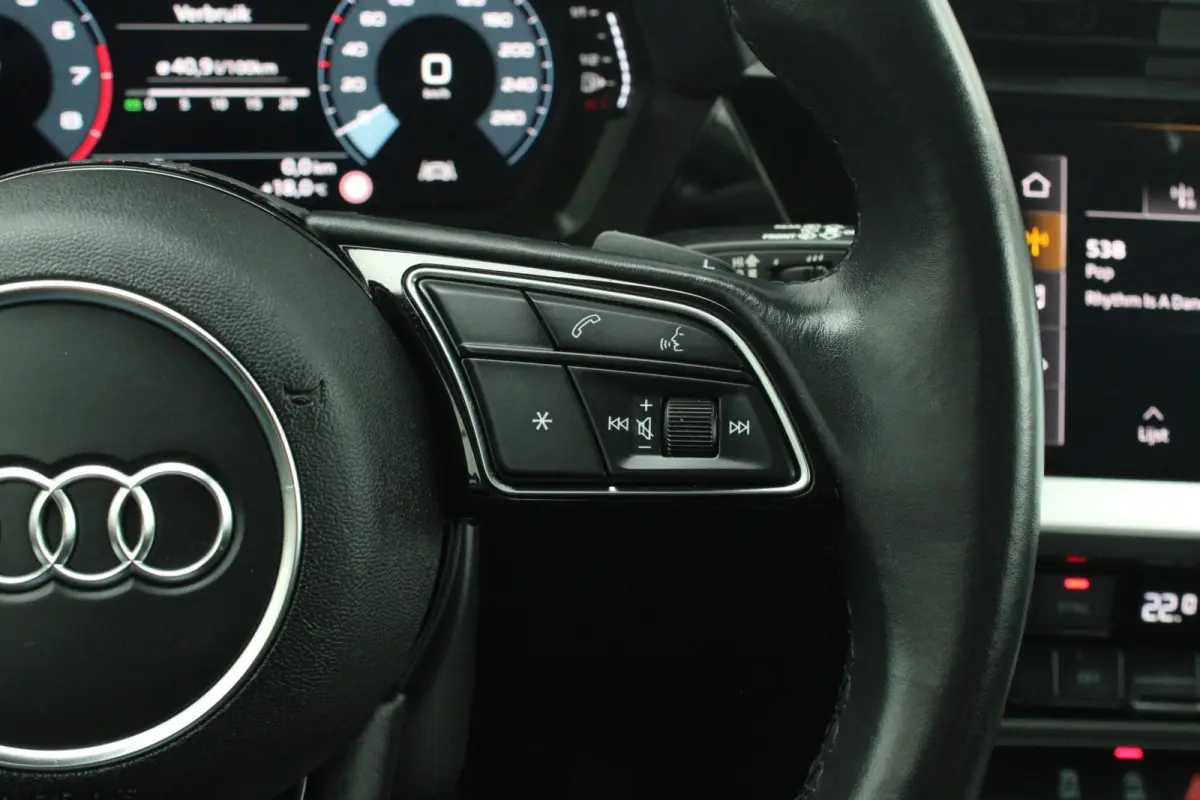 30 TFSI 110pk Business Edition | Apple Carplay/ Android Auto | Draadloze Telefoonlader