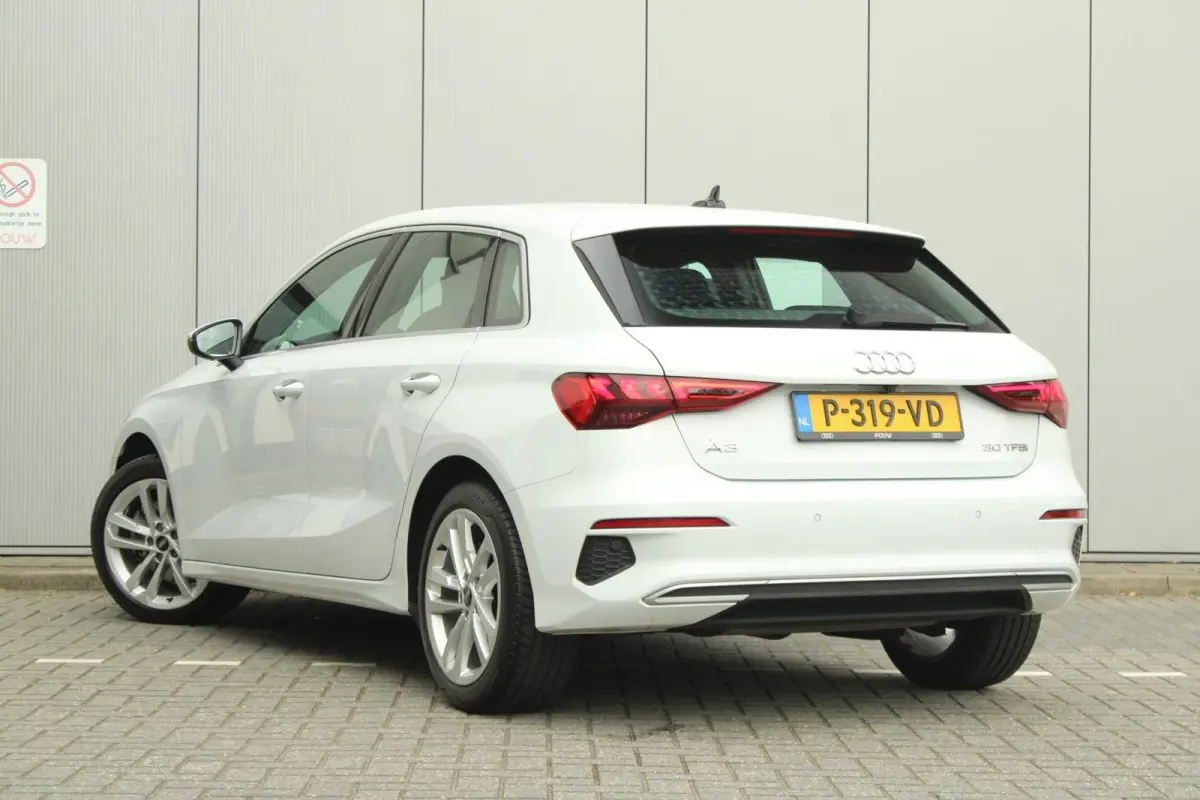 30 TFSI 110pk Business Edition | Apple Carplay/ Android Auto | Draadloze Telefoonlader