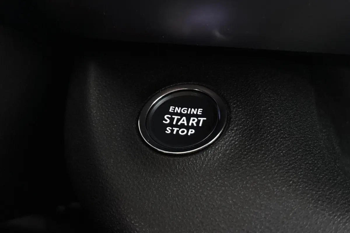 1.2 e-Hybrid Summit Stoelverwarming Keyless JBL Camera Apple CarPlay