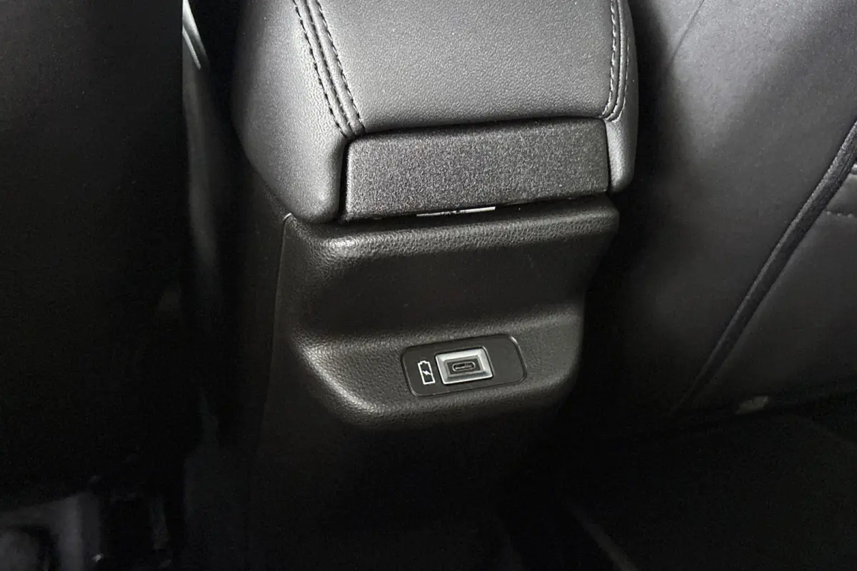 1.2 e-Hybrid Summit Stoelverwarming Keyless JBL Camera Apple CarPlay