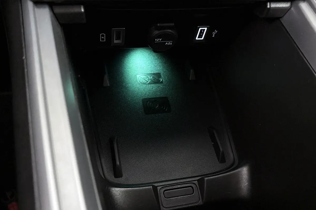 1.2 e-Hybrid Summit Stoelverwarming Keyless JBL Camera Apple CarPlay