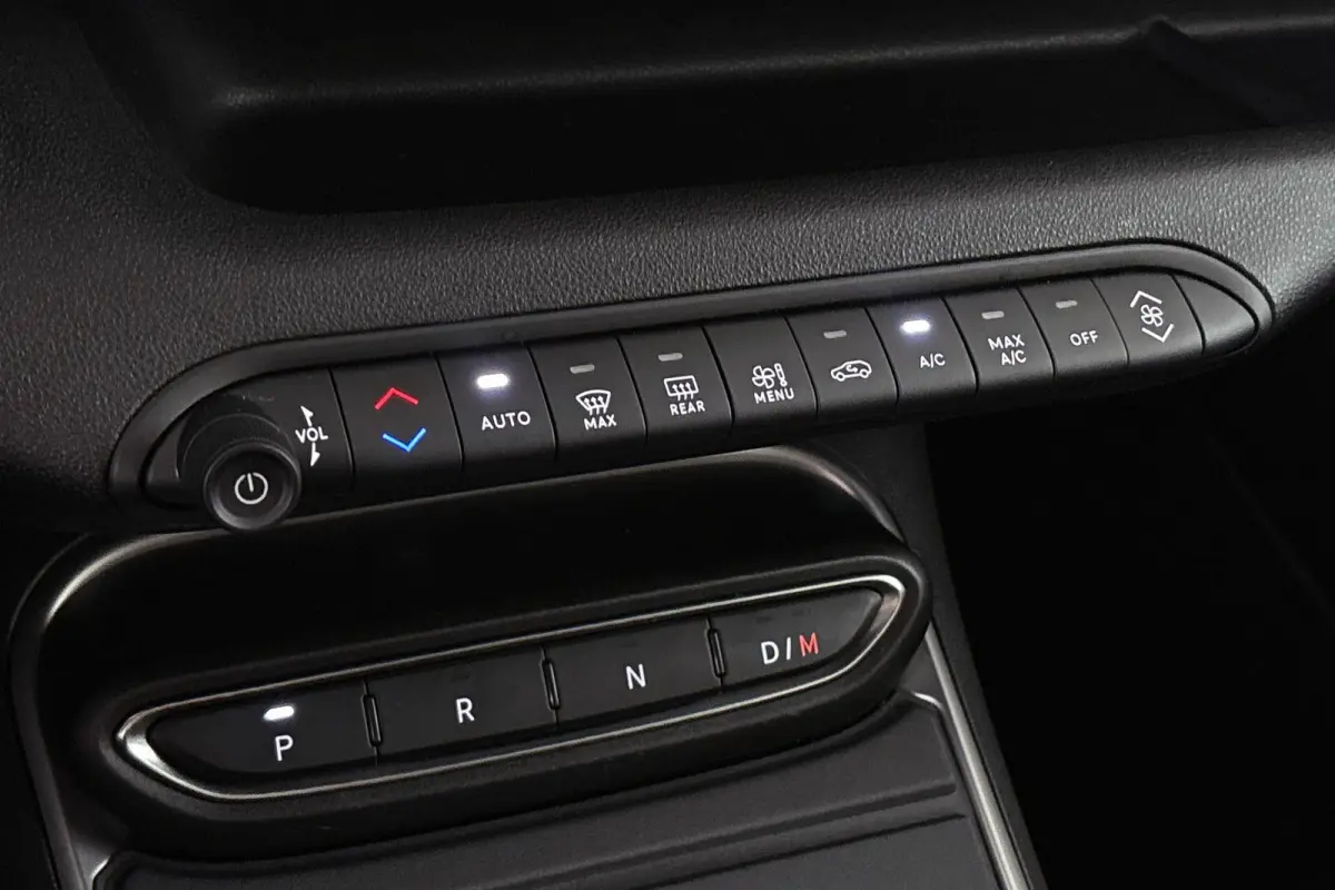 1.2 e-Hybrid Summit Stoelverwarming Keyless JBL Camera Apple CarPlay