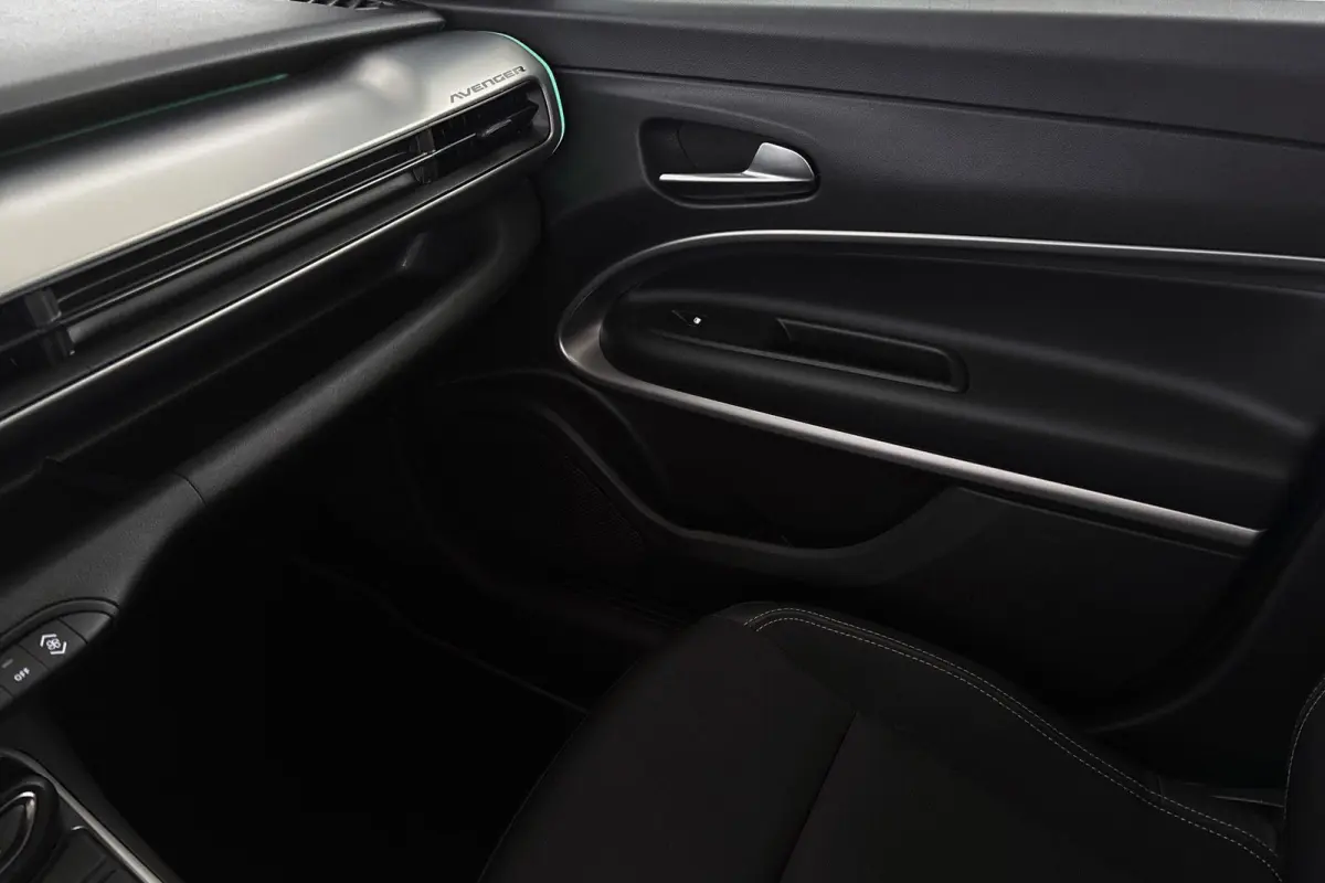 1.2 e-Hybrid Summit Stoelverwarming Keyless JBL Camera Apple CarPlay