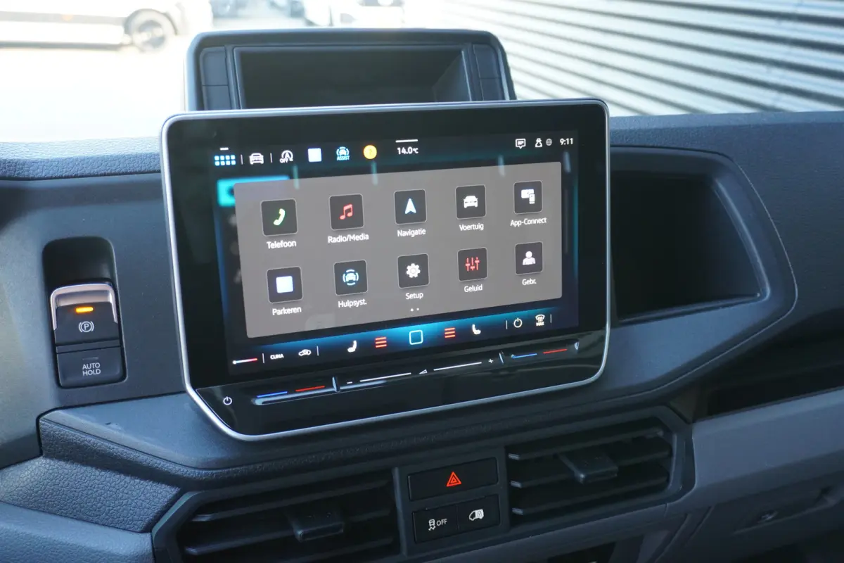 140pk Facelift L3H3/L2H2 Apple carplay Camera Parkeer sensoren Airco 3-zits Digitaal dashboard