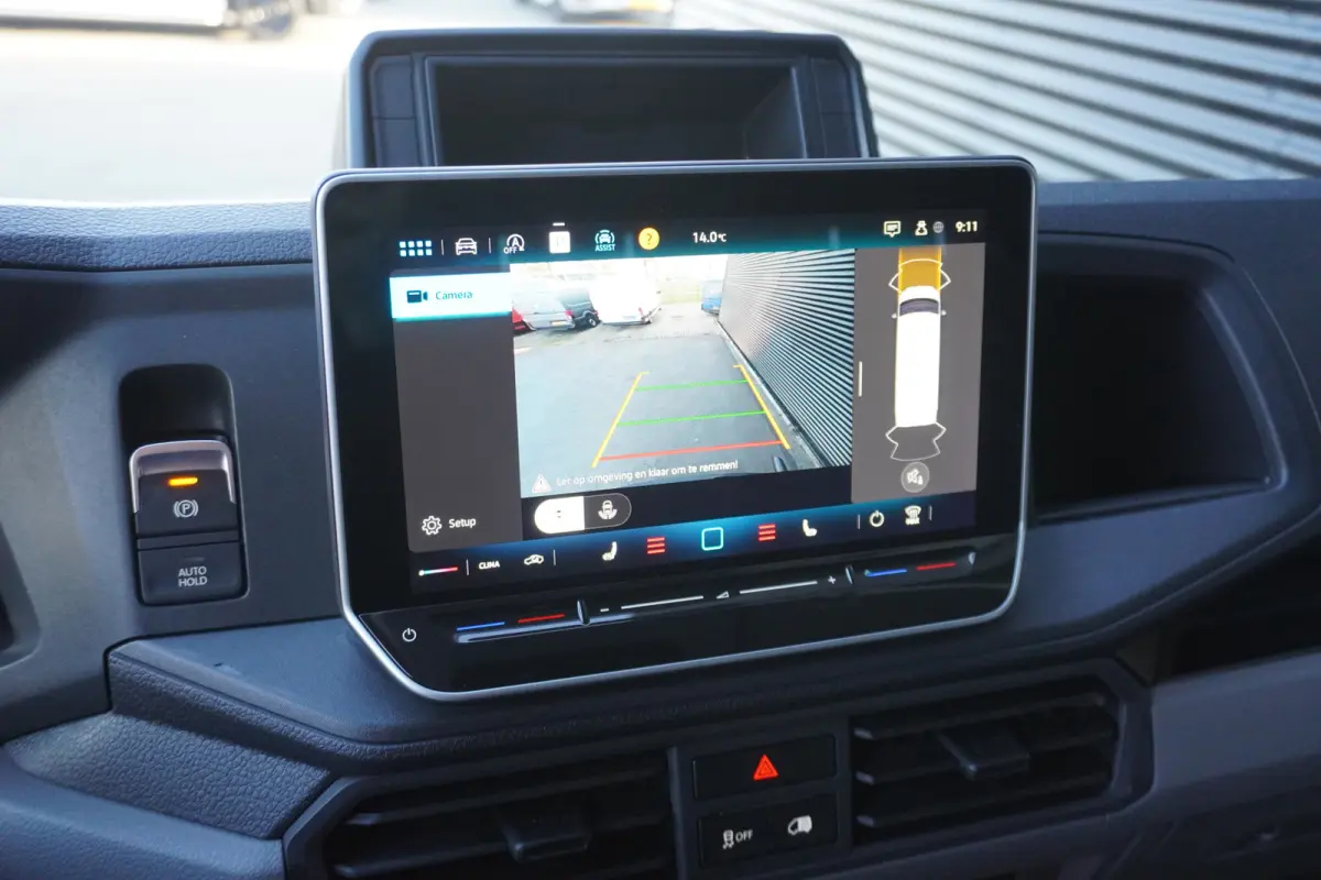 140pk Facelift L3H3/L2H2 Apple carplay Camera Parkeer sensoren Airco 3-zits Digitaal dashboard