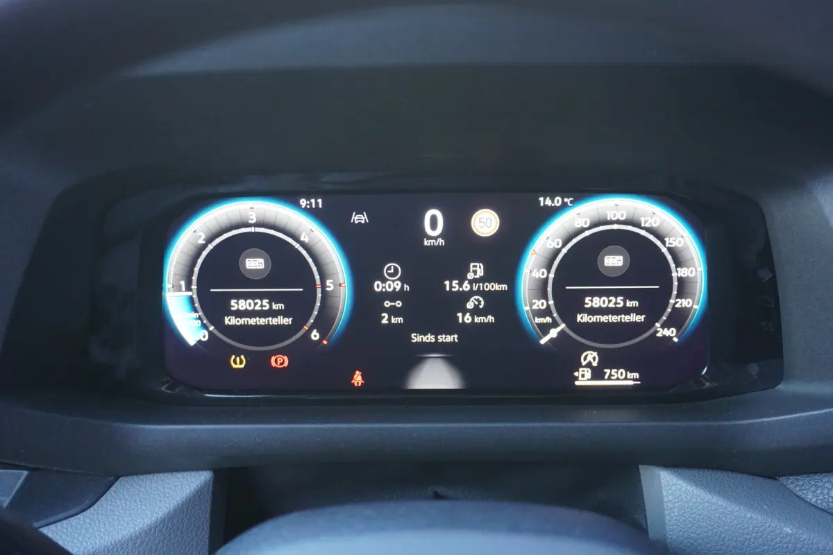 140pk Facelift L3H3/L2H2 Apple carplay Camera Parkeer sensoren Airco 3-zits Digitaal dashboard