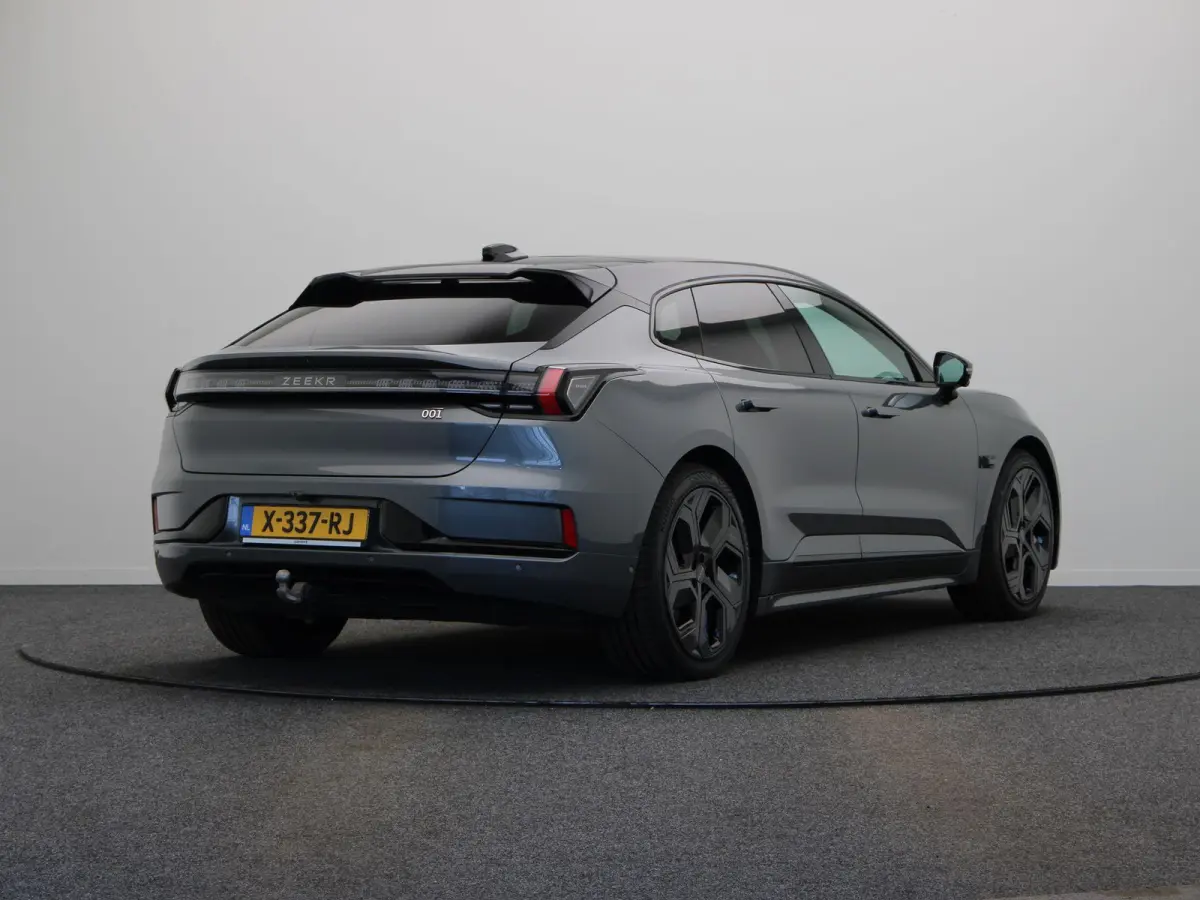 AWD Performance 100 kWh | SOH 97% | | WLPT 590km | Head Up Display | 200kw laadcapaciteit | Alcantara interieur | Memory seats | 2000 kg trekgewicht |