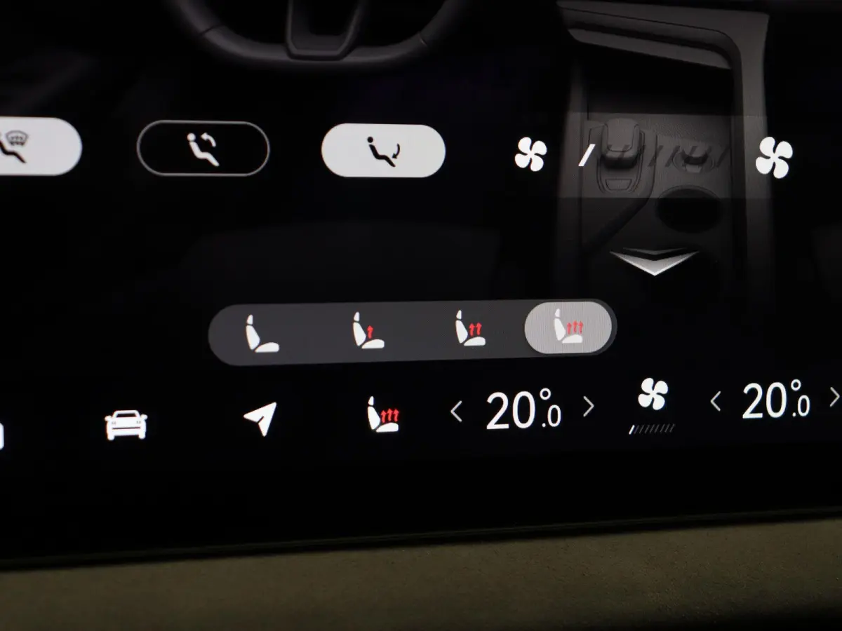 AWD Performance 100 kWh | SOH 97% | | WLPT 590km | Head Up Display | 200kw laadcapaciteit | Alcantara interieur | Memory seats | 2000 kg trekgewicht |