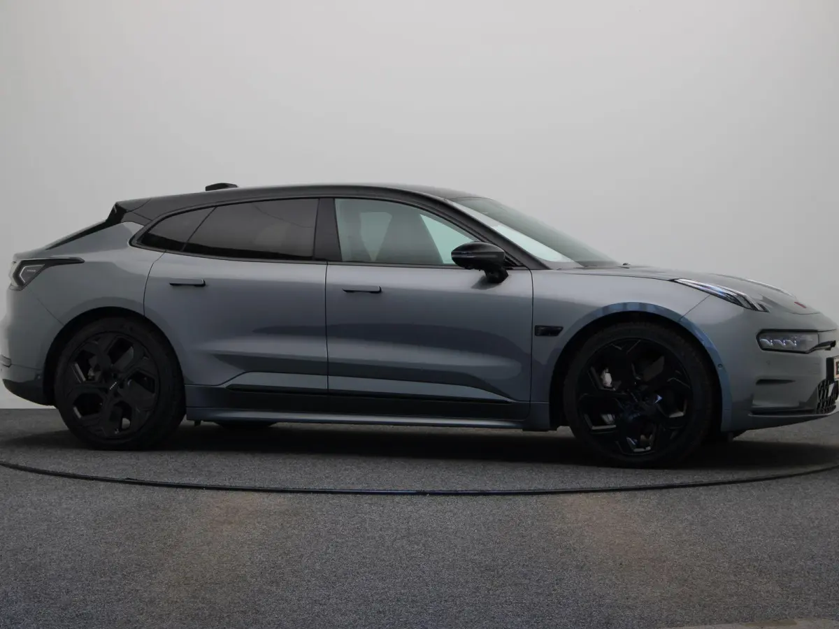 AWD Performance 100 kWh | SOH 97% | | WLPT 590km | Head Up Display | 200kw laadcapaciteit | Alcantara interieur | Memory seats | 2000 kg trekgewicht |