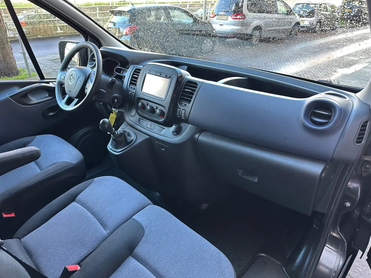 1.6 CDTI L2H1 Business+ EcoFlex Navi Airco Camera PDC