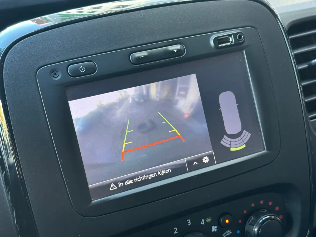 1.6 CDTI L2H1 Business+ EcoFlex Navi Airco Camera PDC