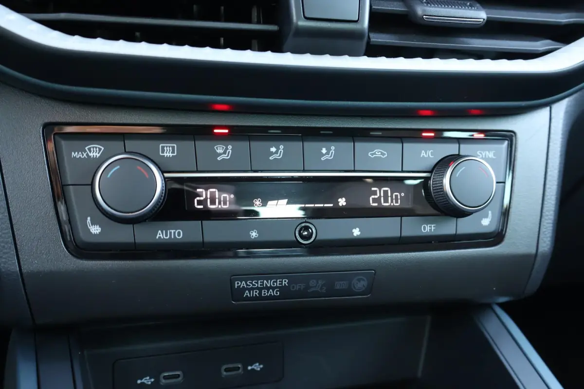 1.0 TSI 95pk Xperience Connect | Camera | PDC | Carplay | Stoelverwarming | Adaptive Cruise