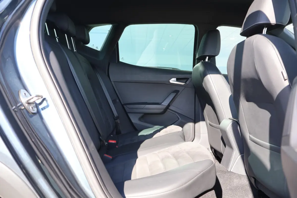 1.0 TSI 95pk Xperience Connect | Camera | PDC | Carplay | Stoelverwarming | Adaptive Cruise